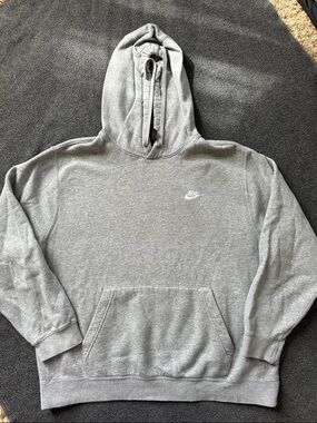 Nike Men's Light Gray Pullover Hoodie